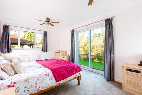 4 Coldstream Lane, Hardingstone, Northampton, NN4 6DB
