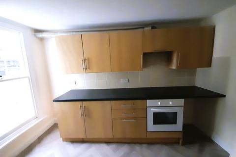 2 bedroom apartment to rent, High Street, Gravesend DA11