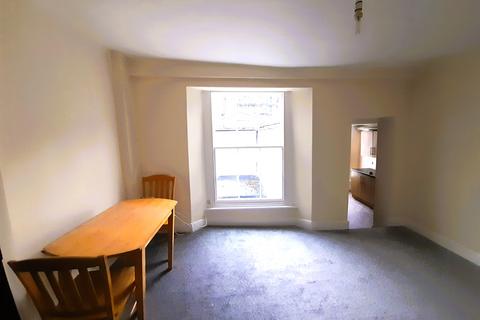 2 bedroom apartment to rent, High Street, Gravesend DA11