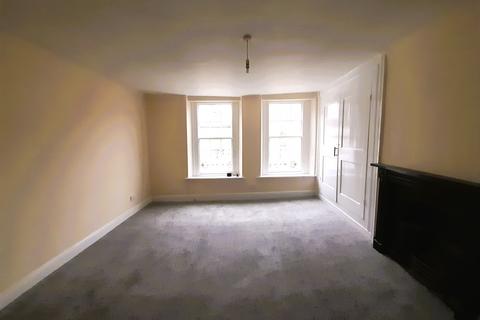 2 bedroom apartment to rent, High Street, Gravesend DA11