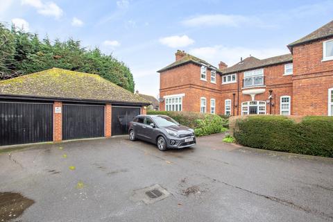 1 Redwood Close, Sidcup, DA15 8WP