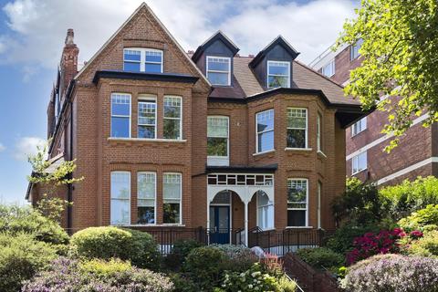 2 bedroom flat for sale, Shepherds Hill, Highgate