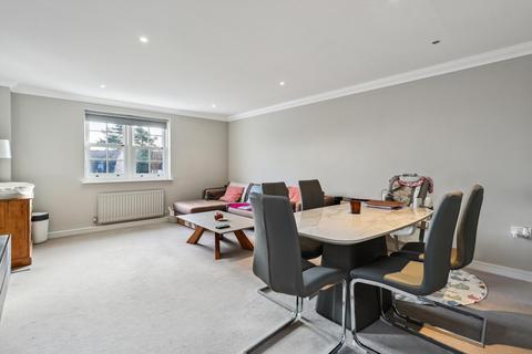 2 bedroom flat to rent, High Street, Esher, Surrey, KT10