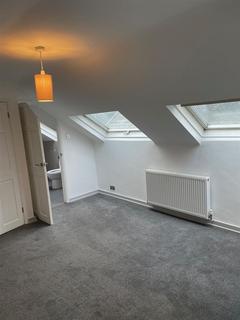 1 bedroom flat to rent, Limpsfield Road, Warlingham