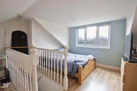 3 bedroom terraced house for sale, New Hall Road, Chesterfield