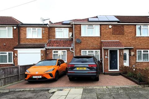 41 Cassiobury Avenue, Feltham, TW14 9JE
