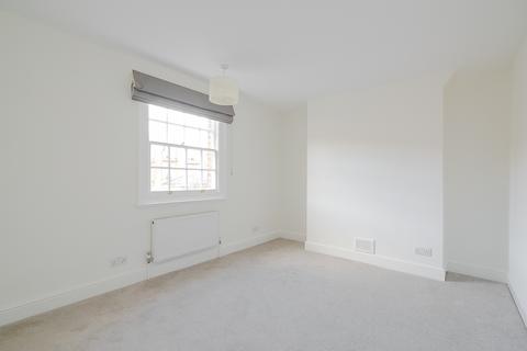 2 bedroom terraced house to rent, Castelnau Row