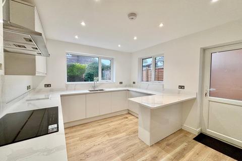 11 Berwick Close, Bexhill-on-sea, TN39 4NB