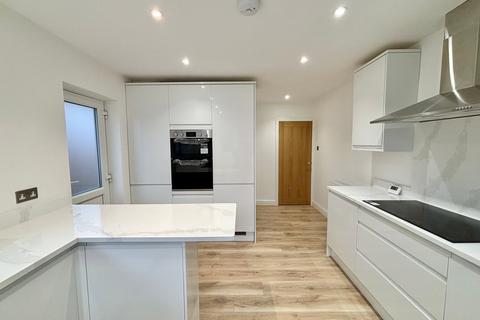 11 Berwick Close, Bexhill-on-sea, TN39 4NB