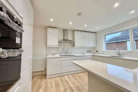 11 Berwick Close, Bexhill-on-sea, TN39 4NB