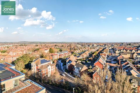 2 bedroom flat to rent, Skyline Apartments, 1 The Causeway, Worthing, West Sussex, BN12