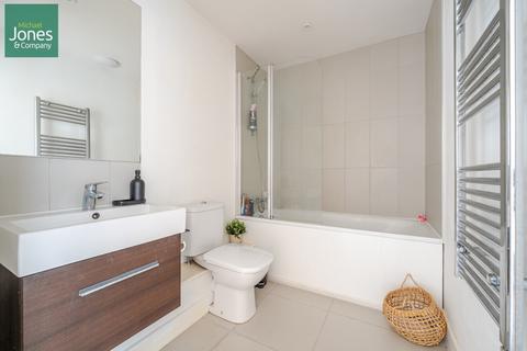 2 bedroom flat to rent, Skyline Apartments, 1 The Causeway, Worthing, West Sussex, BN12