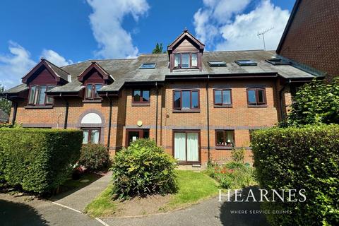 1 bedroom retirement property for sale, 9 Vallis Close, Baiter Park, Poole, BH15