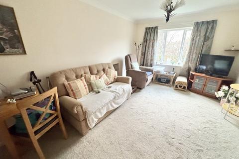 1 bedroom retirement property for sale, 9 Vallis Close, Baiter Park, Poole, BH15