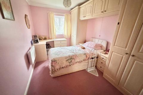 1 bedroom retirement property for sale, 9 Vallis Close, Baiter Park, Poole, BH15