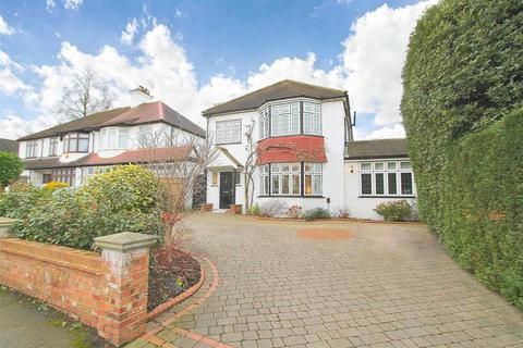 4 Redford Avenue, Wallington, SM6 9DP