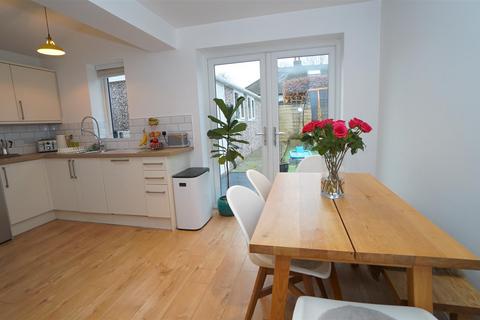 13 Simpson Grove, Bradford, BD10 9SD
