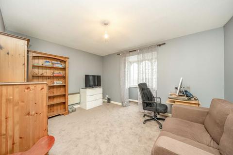 1 bedroom flat to rent, Torrington Drive, Harrow HA2