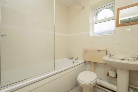 1 bedroom flat to rent, Torrington Drive, Harrow HA2