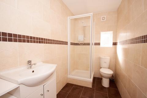 2 bedroom flat to rent, East Street, Sittingbourne, Kent, ME10