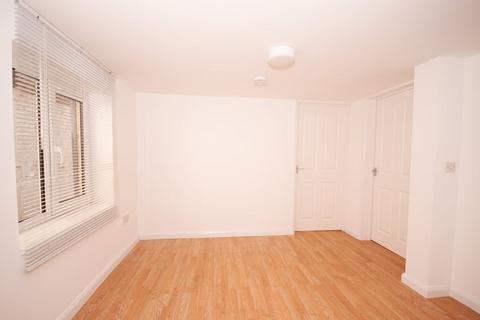 2 bedroom flat to rent, East Street, Sittingbourne, Kent, ME10