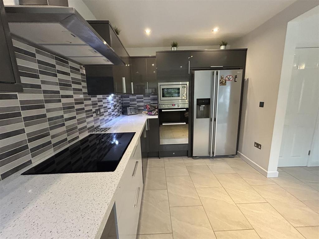 OPEN PLAN KITCHEN &amp; DINER