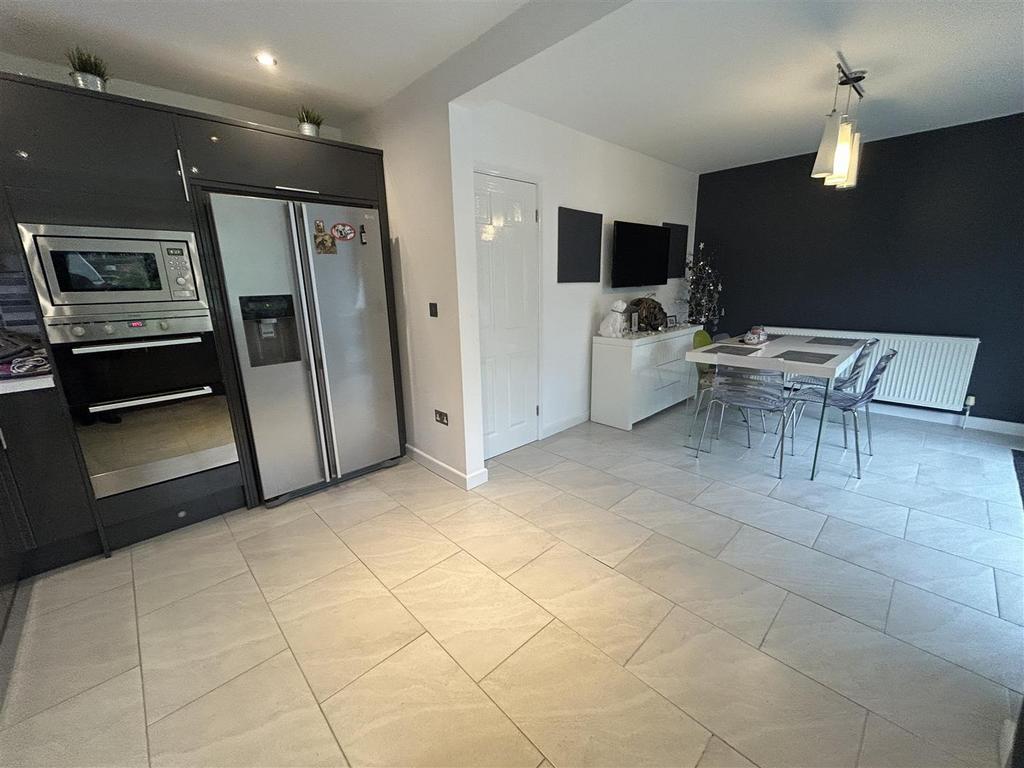 OPEN PLAN KITCHEN &amp; DINER