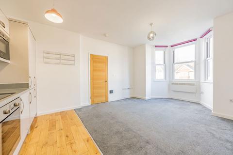 2 bedroom flat for sale, Peartree Avenue, Southampton SO19