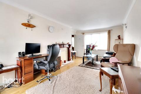 2 bedroom terraced house for sale, Church Road, Basildon