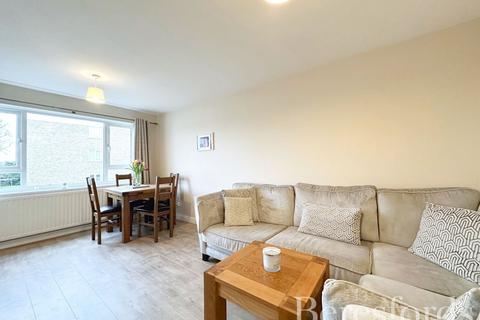 2 bedroom apartment for sale, Benjamin Close, Hornchurch, RM11