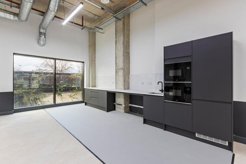 Ilderton Road 349 Unit 6 PH5.jpg