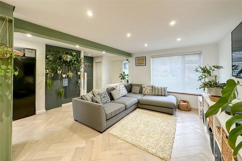 21 Maplefield, Park Street, St Albans, AL2 2BE