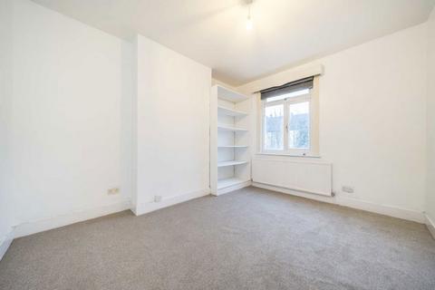 3 bedroom house to rent, Cromer Road, London SW17