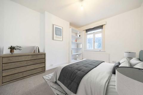 3 bedroom house to rent, Cromer Road, London SW17