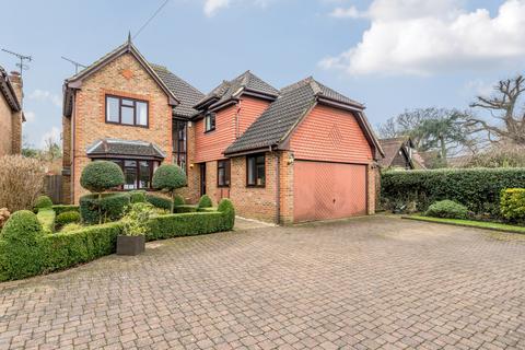 4 bedroom detached house for sale, Kingfield Road, Woking, GU22