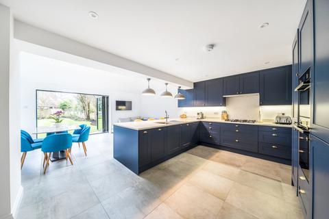 Ivy Lea Kingfield Road, Woking, GU22 9AA