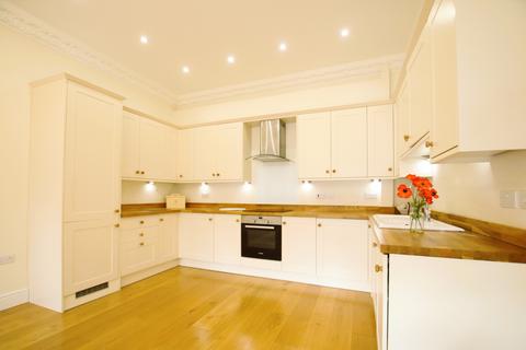 2 bedroom apartment to rent, St George Court, High Street, Winchester