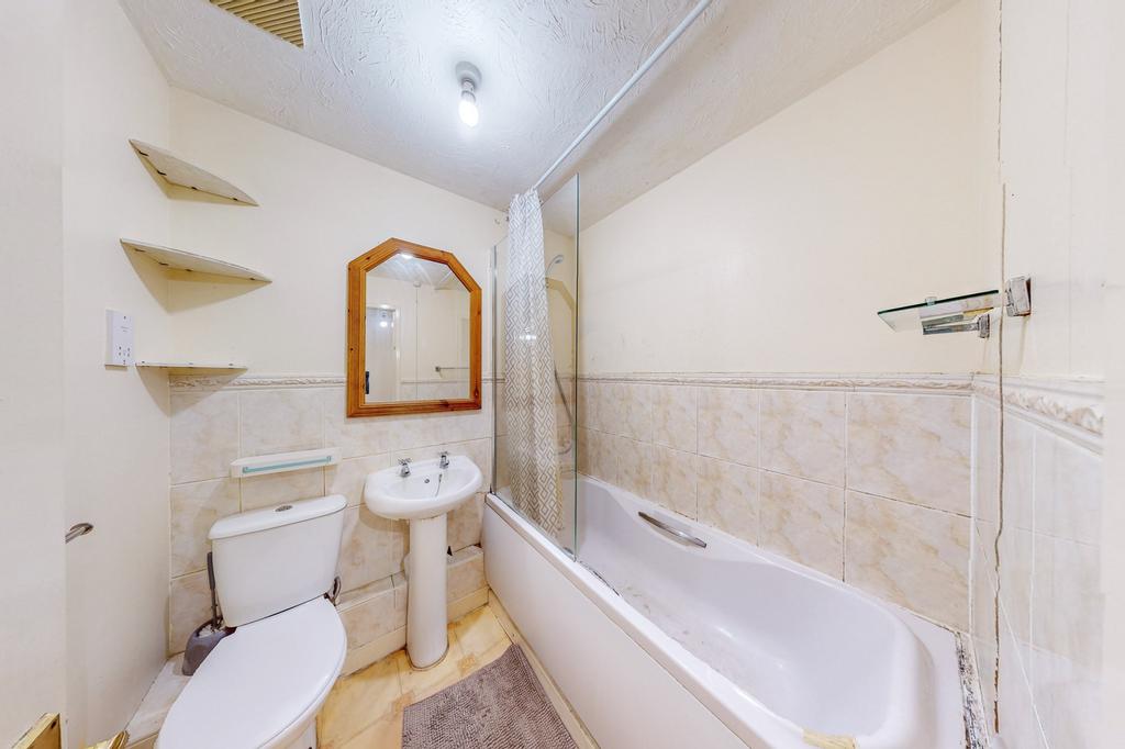 36-Friarscroft-Way-140017