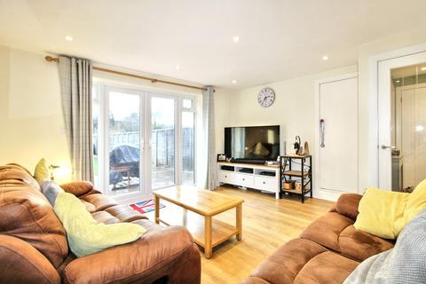 2 bedroom maisonette for sale, Ratcliffe Road,  Farnborough , GU14