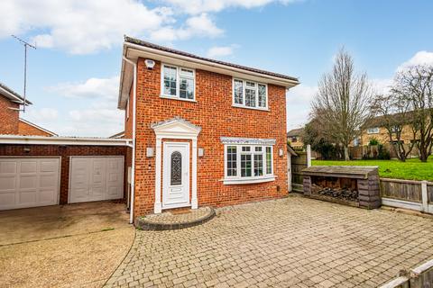 3 bedroom detached house for sale, Repton Grove, Southend-on-sea, SS2