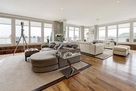 3 bedroom penthouse for sale, West Heath Place, London, NW11