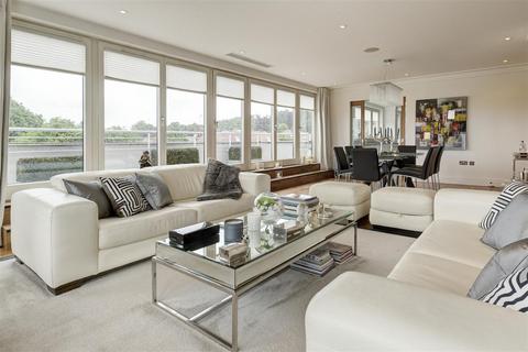 3 bedroom penthouse for sale, West Heath Place, London, NW11