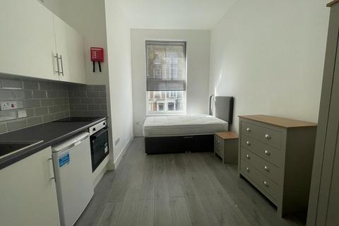 Studio to rent, Ladbroke Grove W10