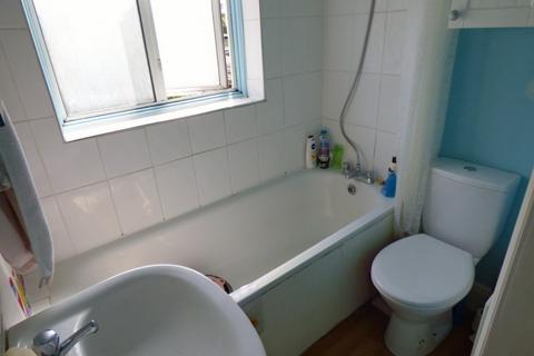 2 bedroom terraced house to rent, Curran Avenue, Sidcup DA15