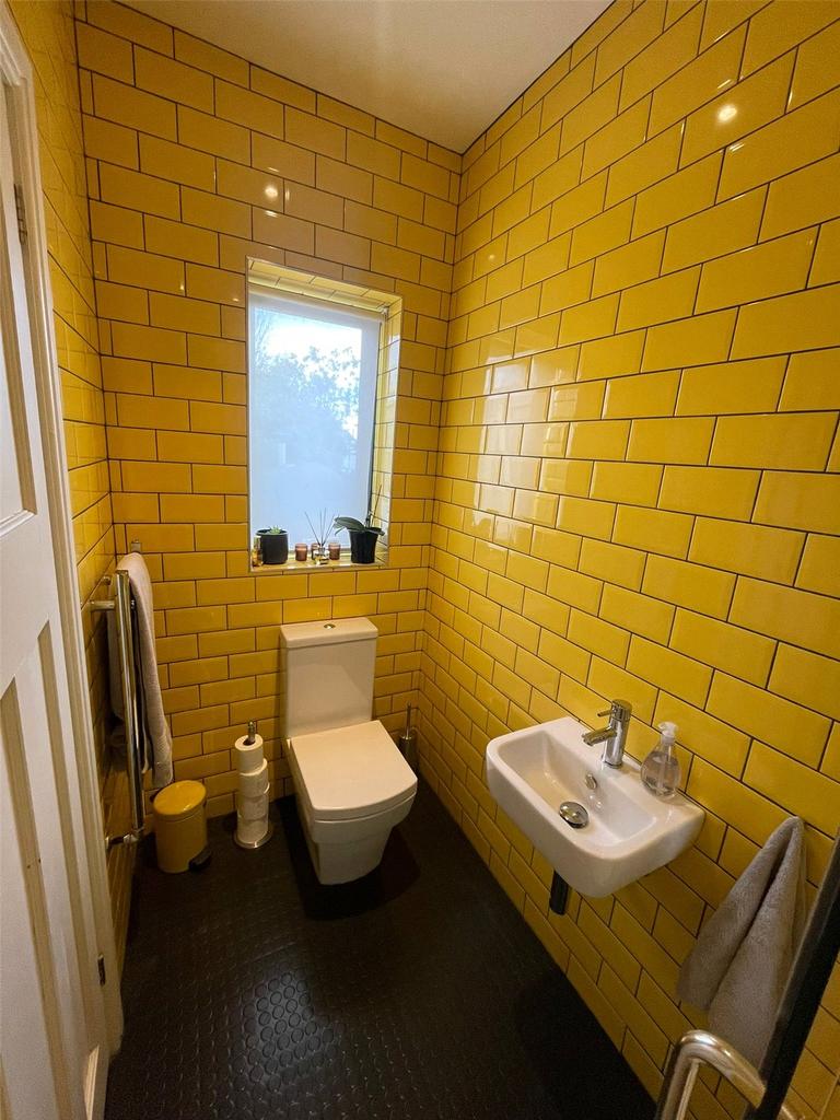 Gf Shower Room