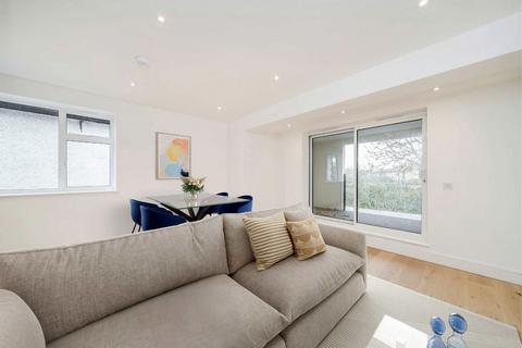 2 bedroom flat for sale, Kingsbridge Avenue, London W3