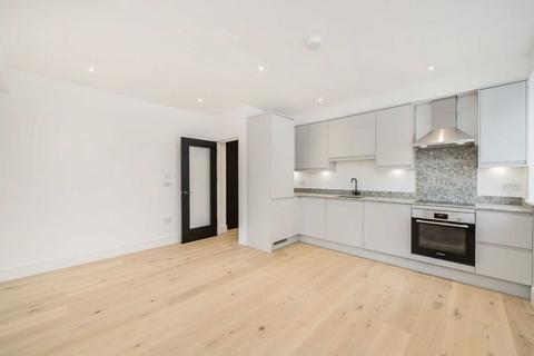 2 bedroom flat for sale, Kingsbridge Avenue, London W3