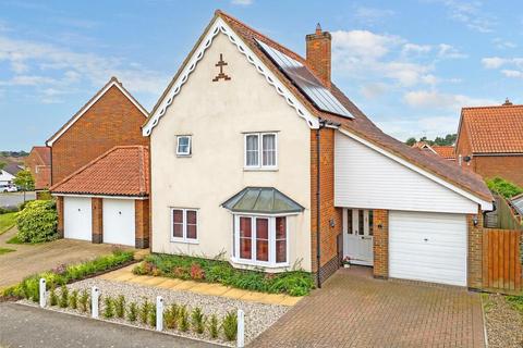 4 bedroom detached house to rent, Foxwood Crescent, Rushmere St. Andrew, Ipswich