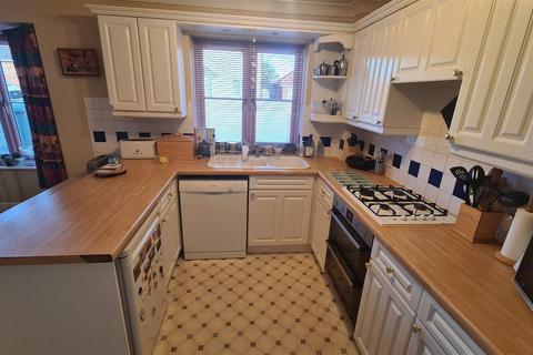 4 bedroom detached house to rent, Foxwood Crescent, Rushmere St. Andrew, Ipswich