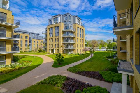 3 bedroom apartment to rent, Camera House, Teddington